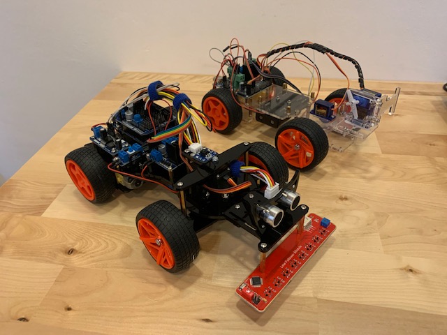 Veicoli in scala utilizzati nei laboratori di guida autonoma